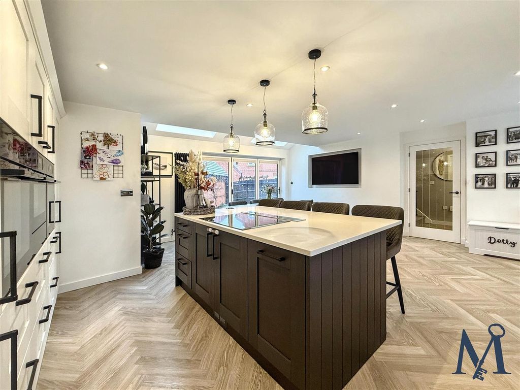 Property photo 3 of 30 Living Kitchen Diner