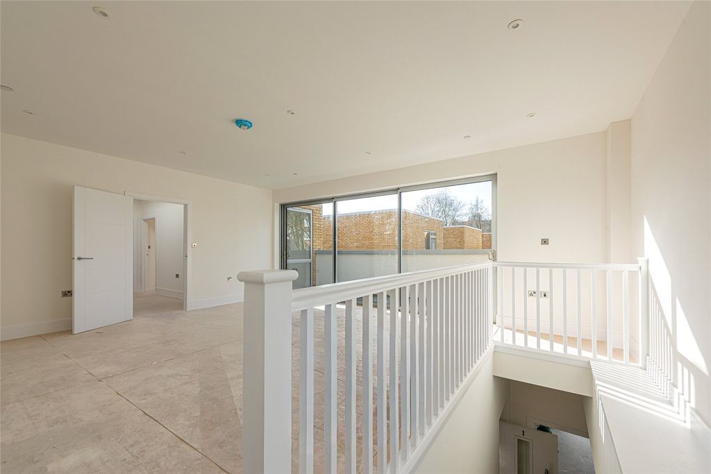 Property photo 3 of 11 Picture No. 01