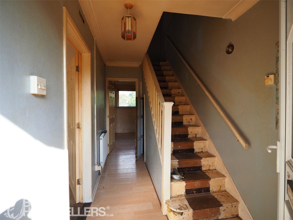 Property photo 2 of 21 Picture No. 13