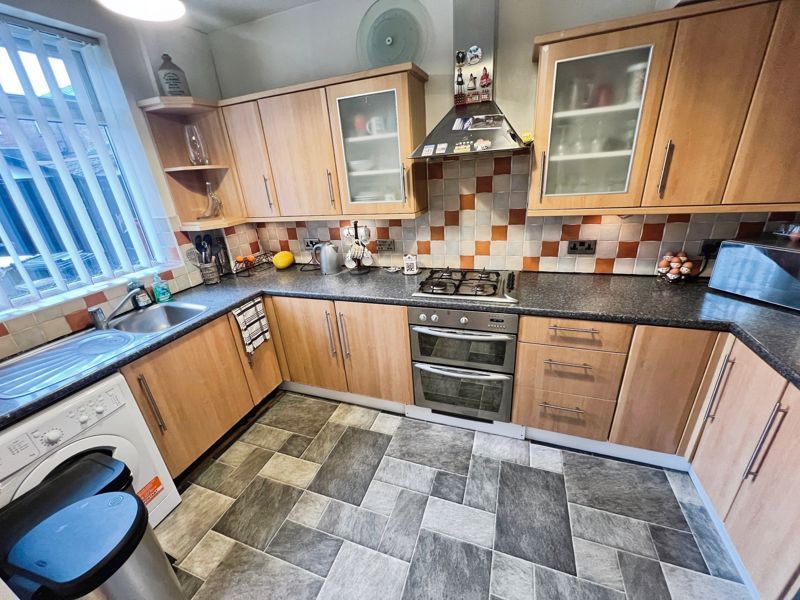 Property photo 3 of 12 Kitchen