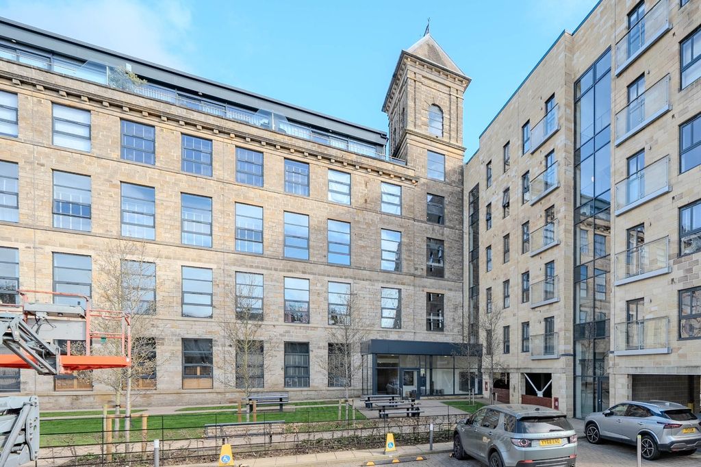 Property photo 1 of 17 Front