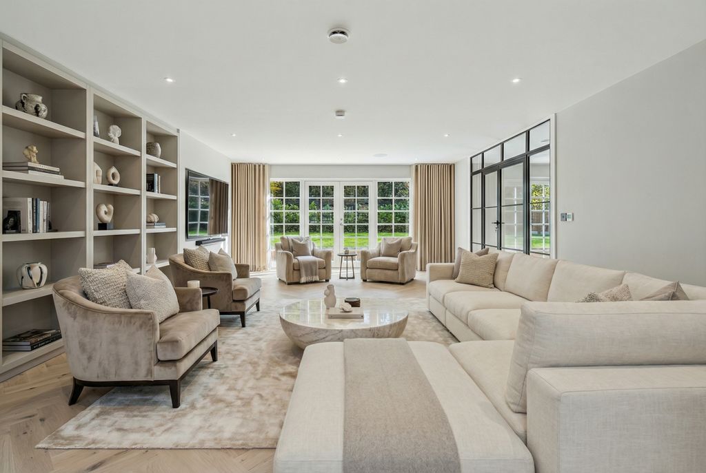 Property photo 1 of 30