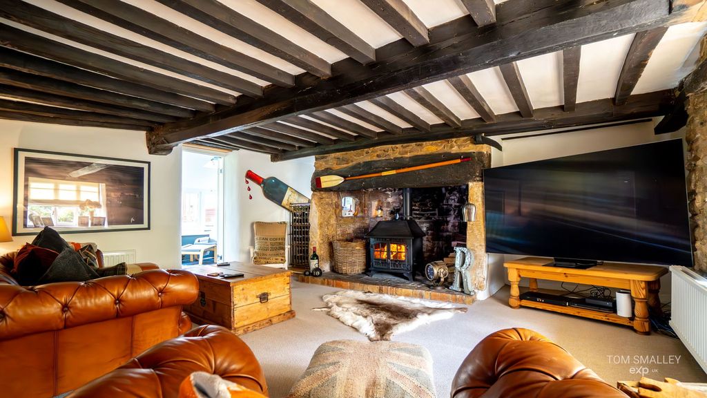 Property photo 3 of 37