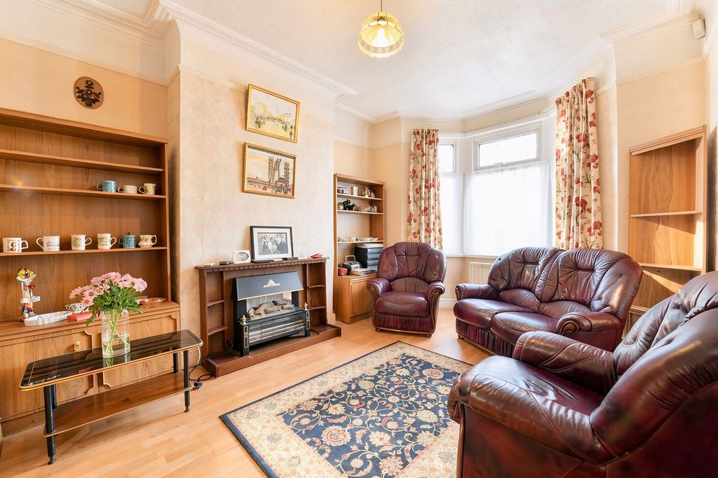 Property photo 2 of 23