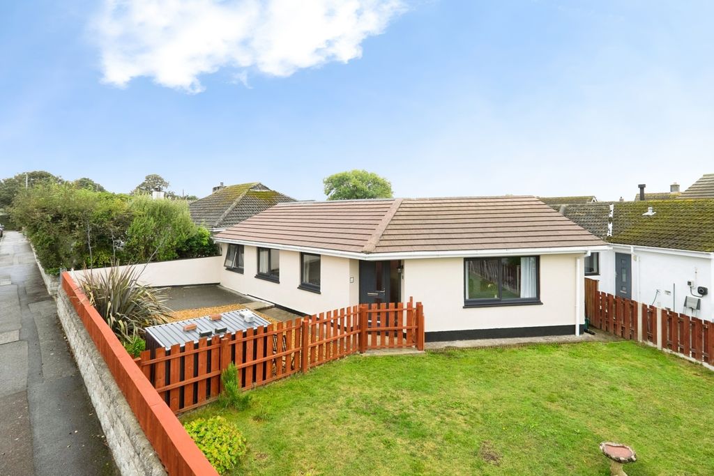 Property photo 1 of 16 Orchard Way