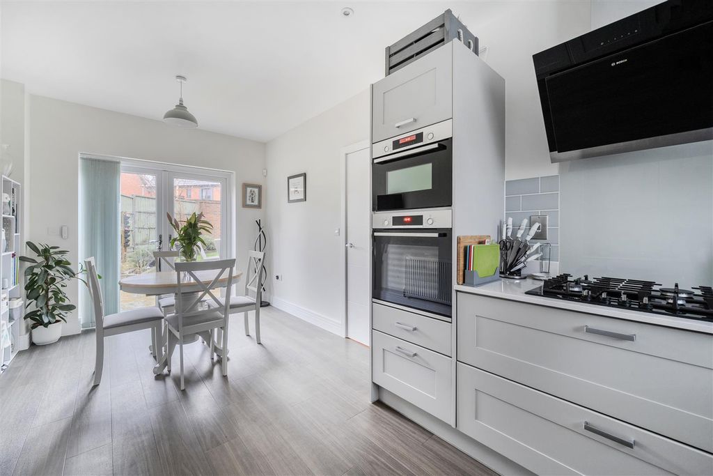 Property photo 2 of 20 1401411-2-697102E7Dd6c5.Jpg