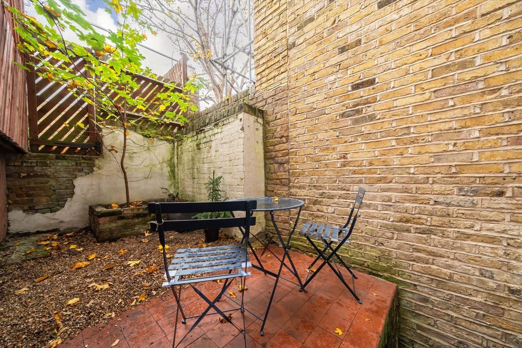 Property photo 3 of 5