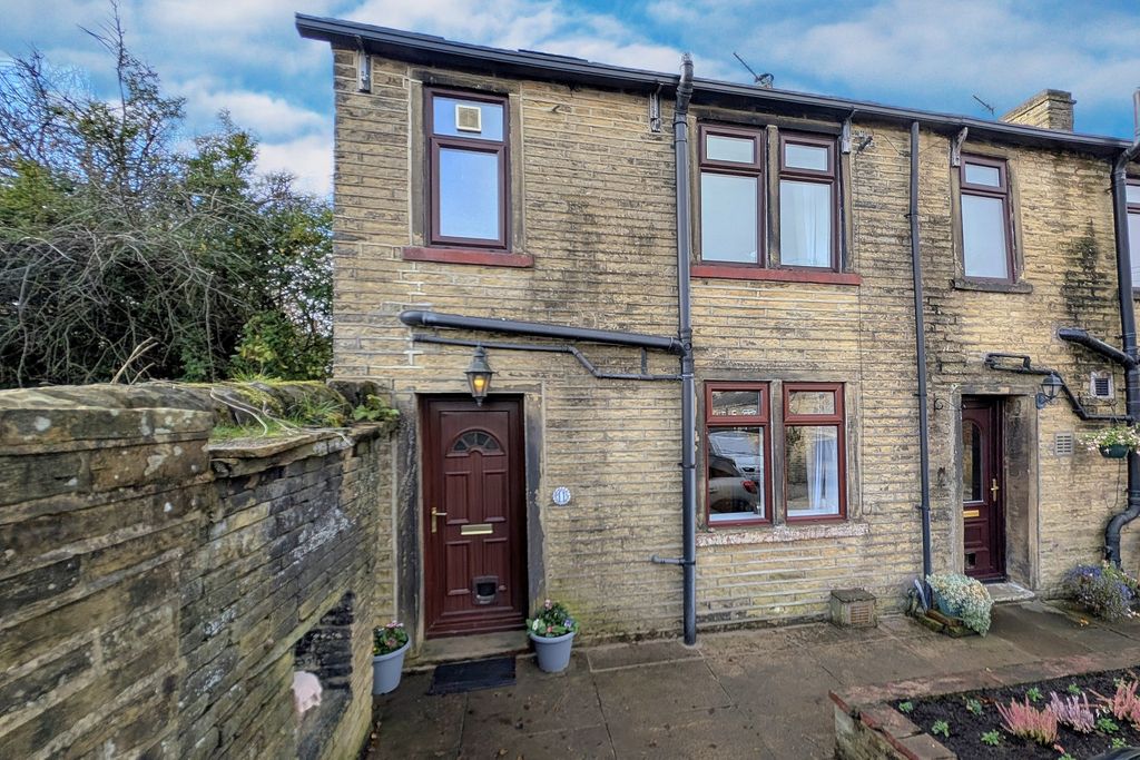 Property photo 1 of 20 Winter Hill Ewemove Brighouse Southowram 11