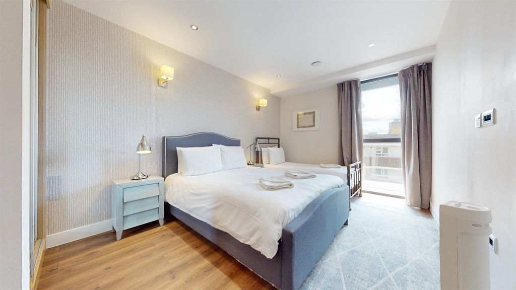 Property photo 1 of 14 64E4d51075311459760Ccd26_ee03E66E2F18A7c58925d7635