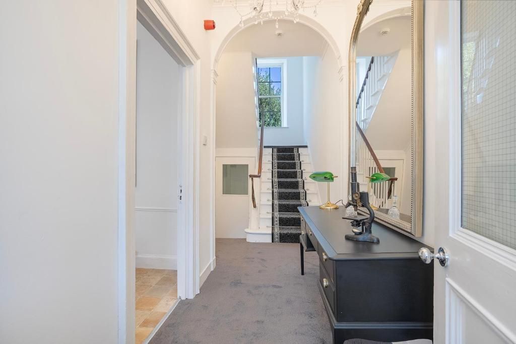 Property photo 3 of 30