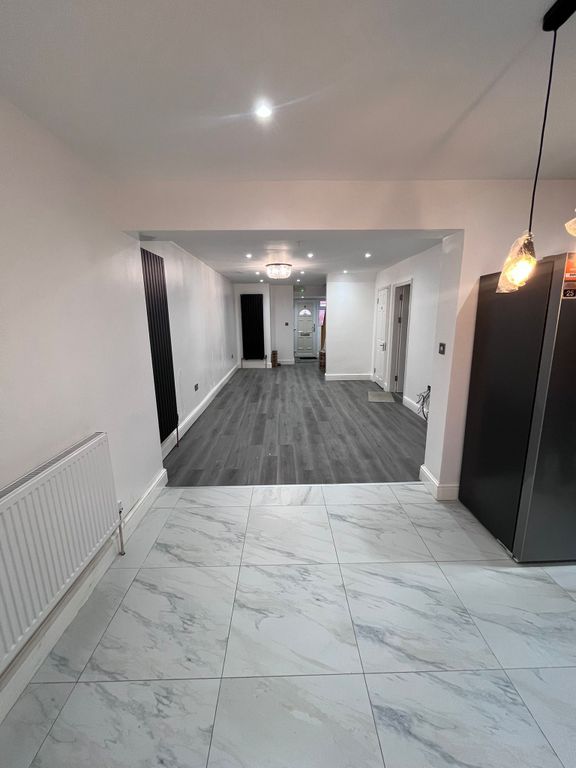 Property photo 3 of 28