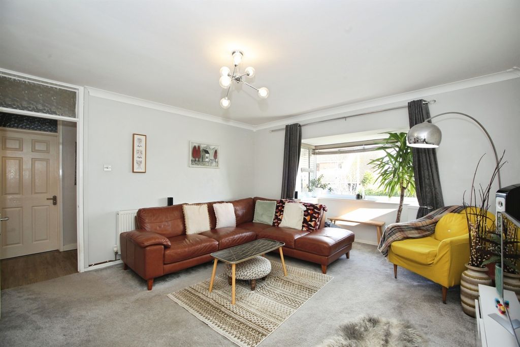 Property photo 2 of 34