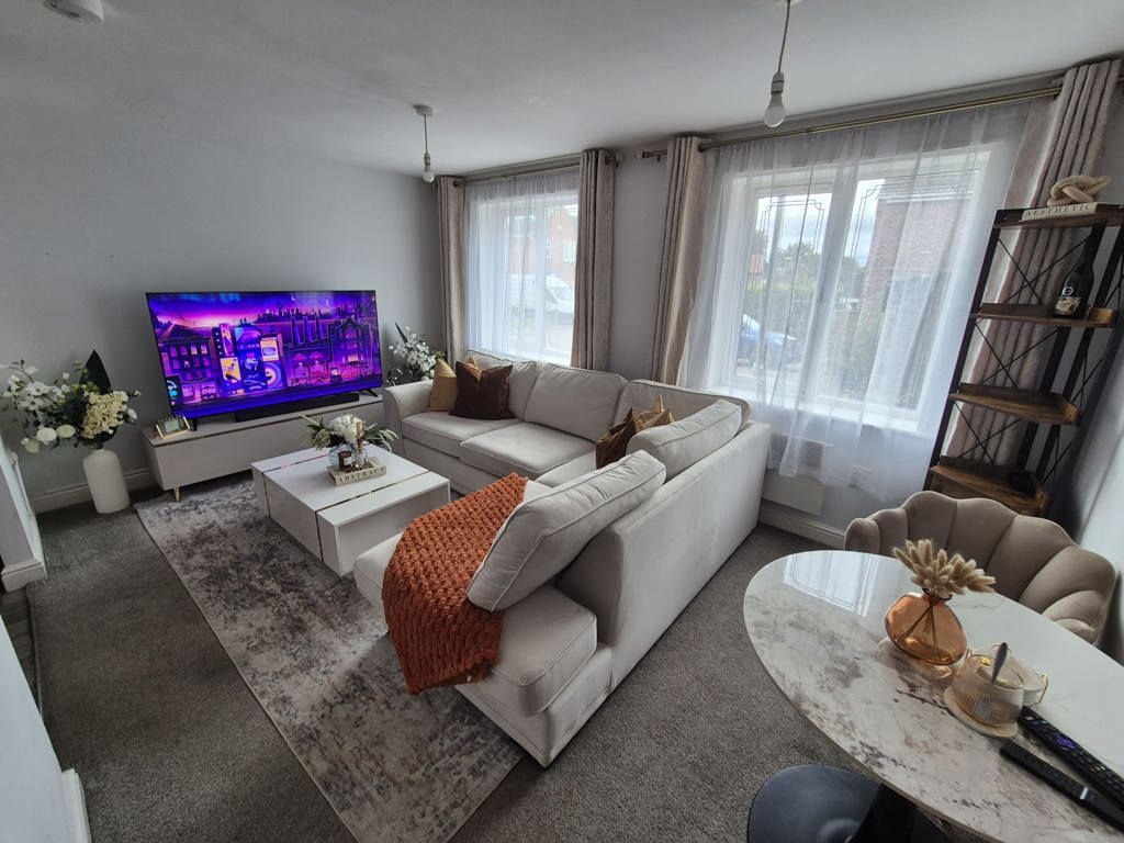 Property photo 3 of 7 Photo 7