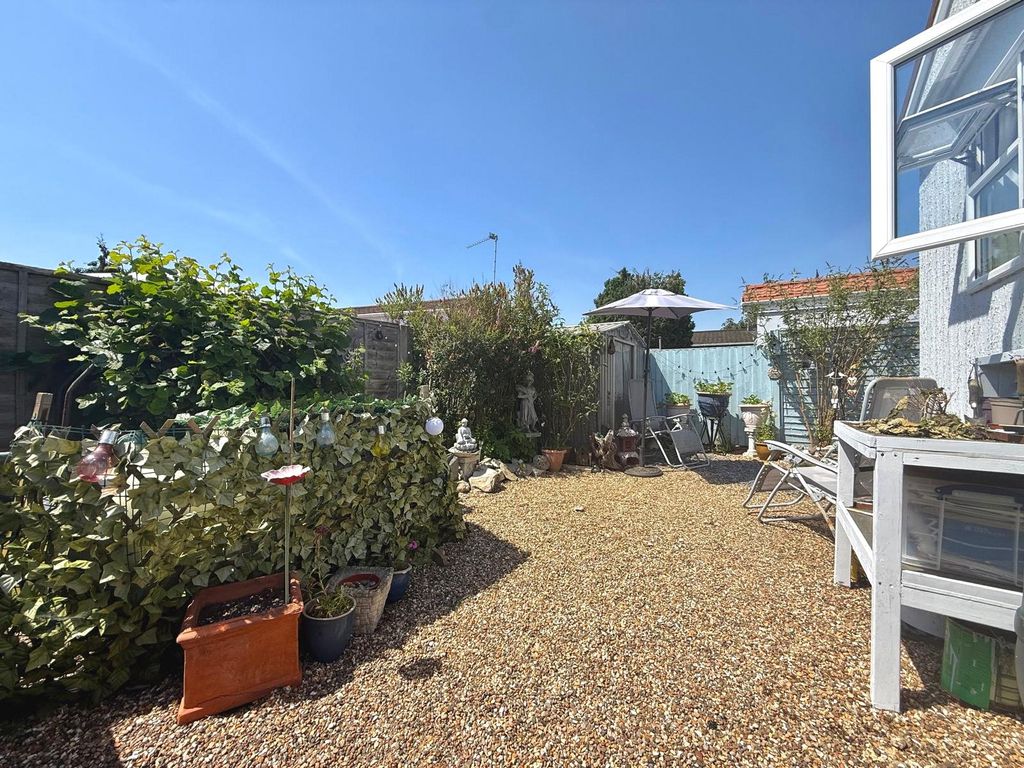 Property photo 2 of 17 Picture No. 11