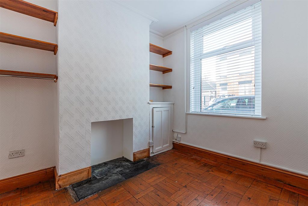 Property photo 3 of 13 43-9.Jpg