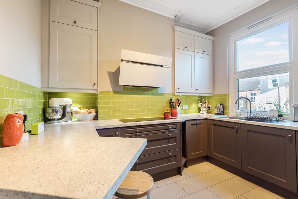 Property photo 3 of 9 Rodwell Road