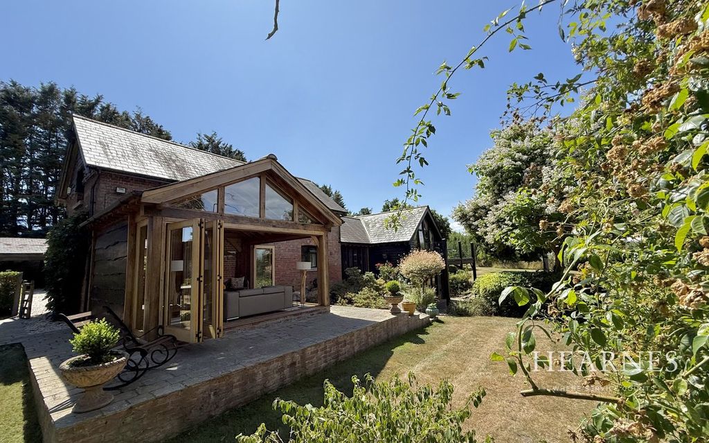 Property photo 1 of 32