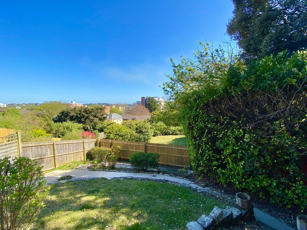 Property photo 2 of 24