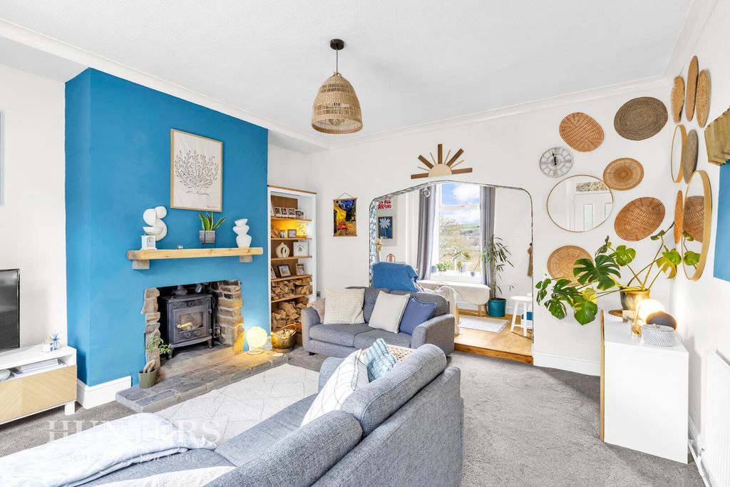 Property photo 2 of 21 Living Room