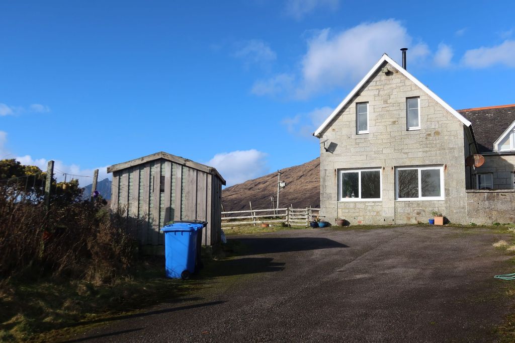 Property photo 2 of 41