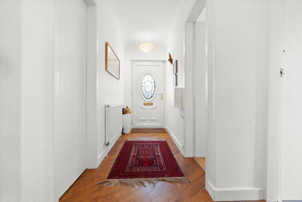 Property photo 3 of 24