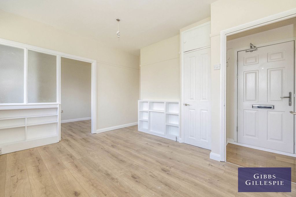 Property photo 1 of 10 Photo