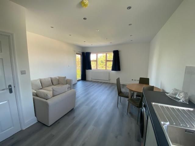 Property photo 1 of 8 Living Room