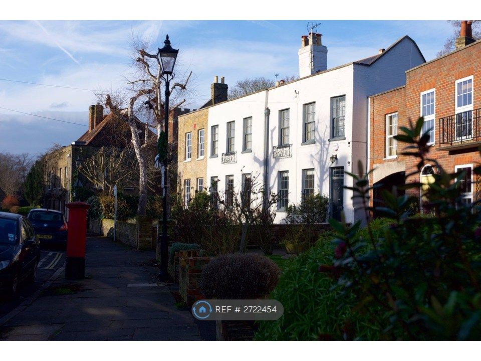 Property photo 3 of 10 The Street