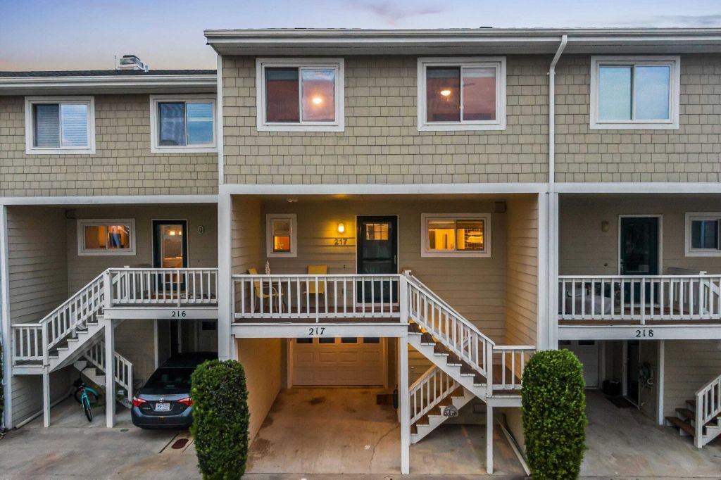Property photo 1 of 31