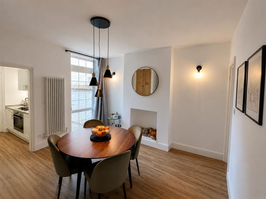 Property photo 3 of 8 6 Evelyn Street Dining Room.Png