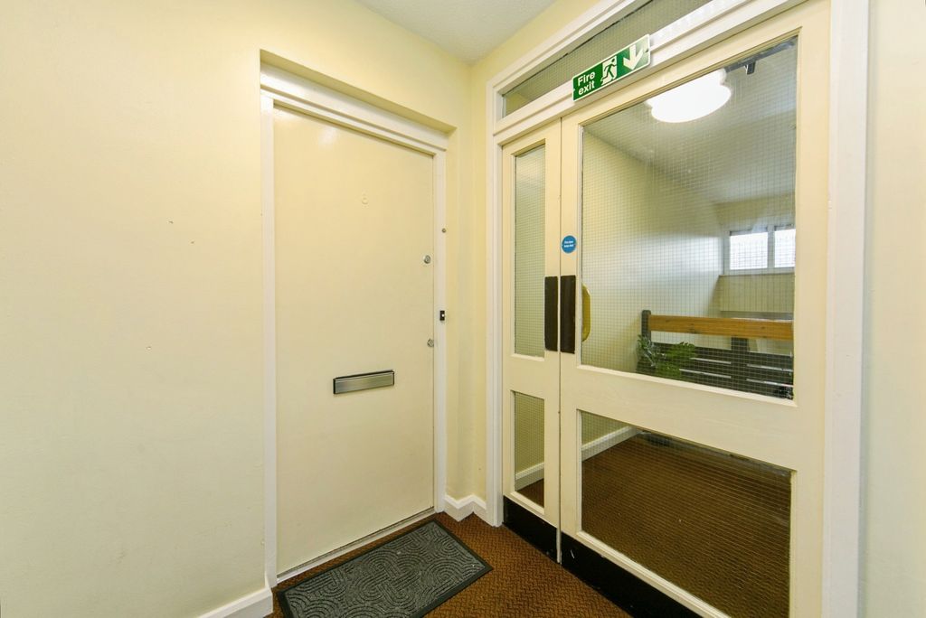 Property photo 3 of 17 Photo