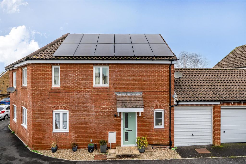 Property photo 1 of 13 Front