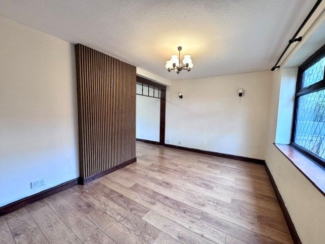 Property photo 2 of 14 Lounge