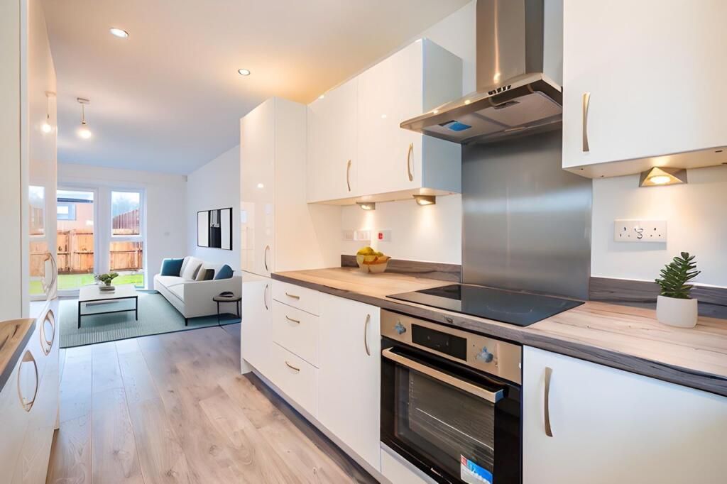 Property photo 1 of 4 2 Bed Flat To Rent Oxford Road, London W5