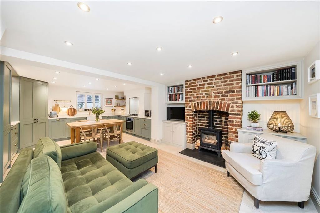 Property photo 2 of 10