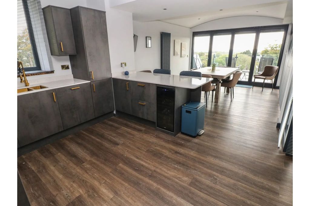 Additional image 16 of 3 bed flat for saleNarberth Road, Tenby SA70