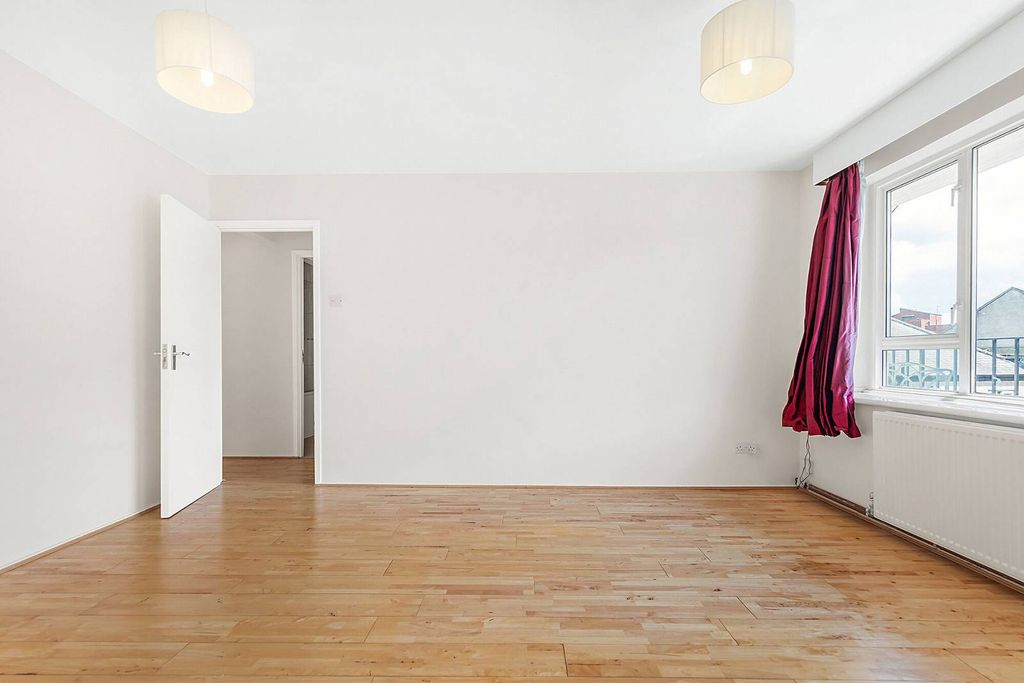 Property photo 3 of 9