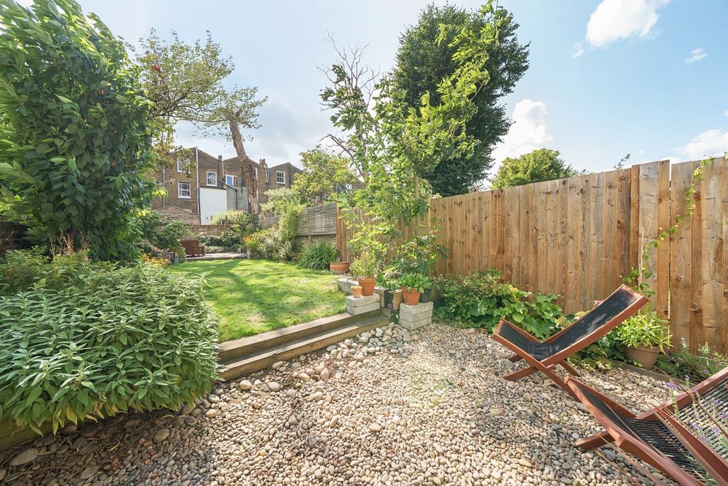 Property photo 2 of 21 Picture No. 19