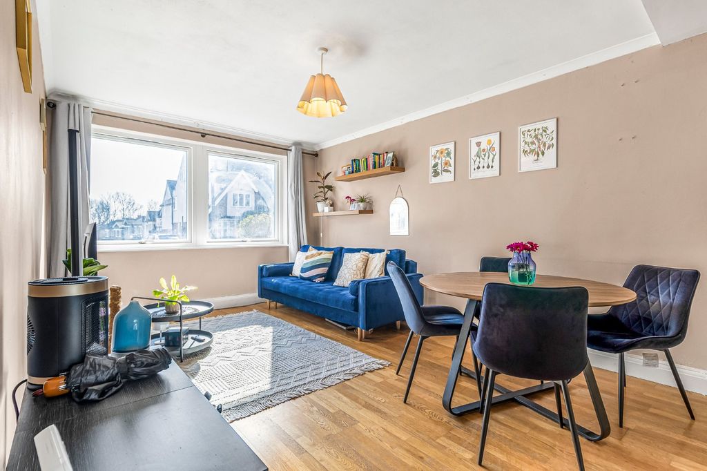 Property photo 3 of 22 Picture No. 06