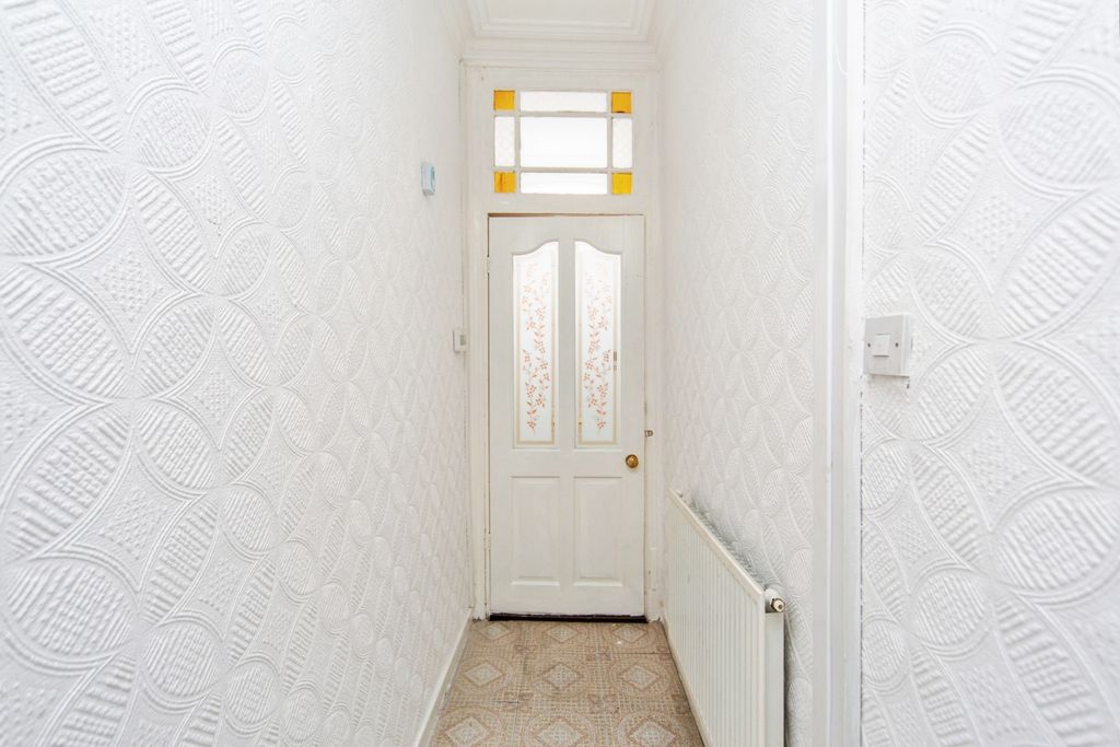 Property photo 3 of 20 Pbox-Img.Jpg