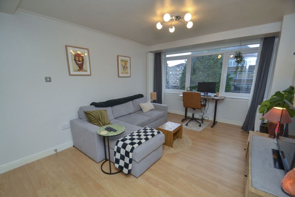Property photo 3 of 13 5310614