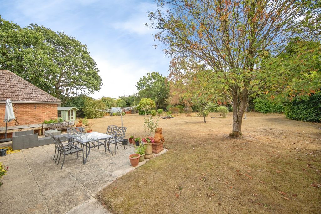 Property photo 2 of 20