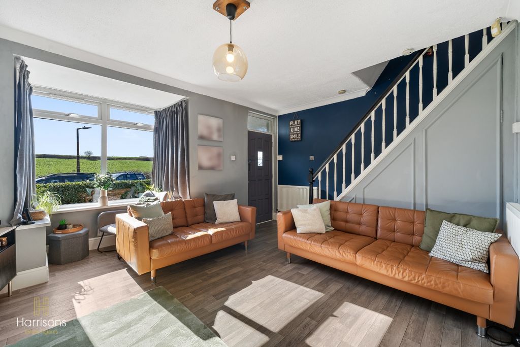 Property photo 2 of 32 4939963