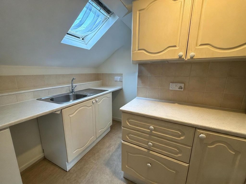Property photo 2 of 5 Kitchen