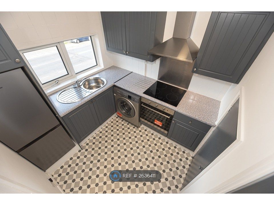 Property photo 1 of 12 Kitchen