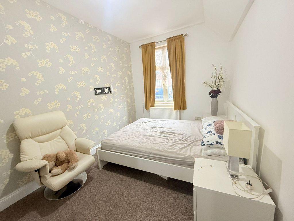 Property photo 1 of 7 Double Room To Rent Close To Goodmayes Station - Â£800