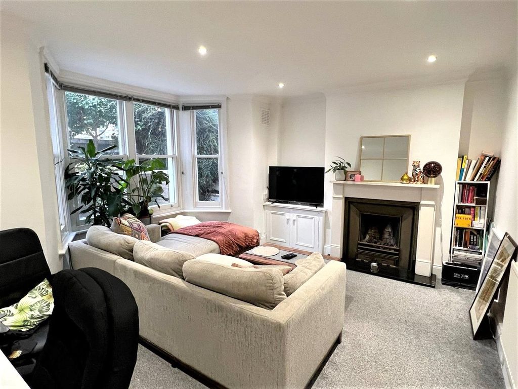 Property photo 2 of 6 Living Room