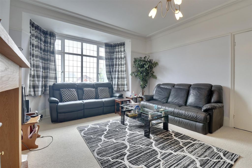 Property photo 3 of 23 44798Fcc-54C2-40A0-B961-D516F77Bb52E_1_201_A.Jpeg