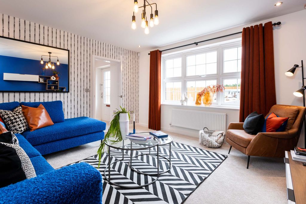 Property photo 3 of 11 Lounge-2