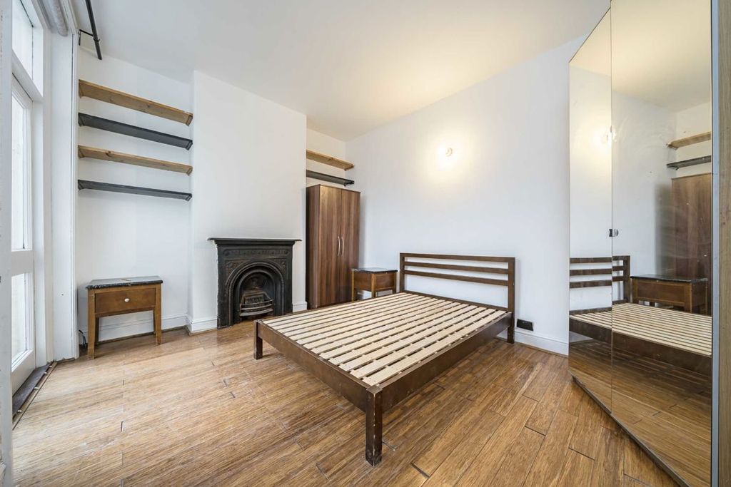 Property photo 3 of 6